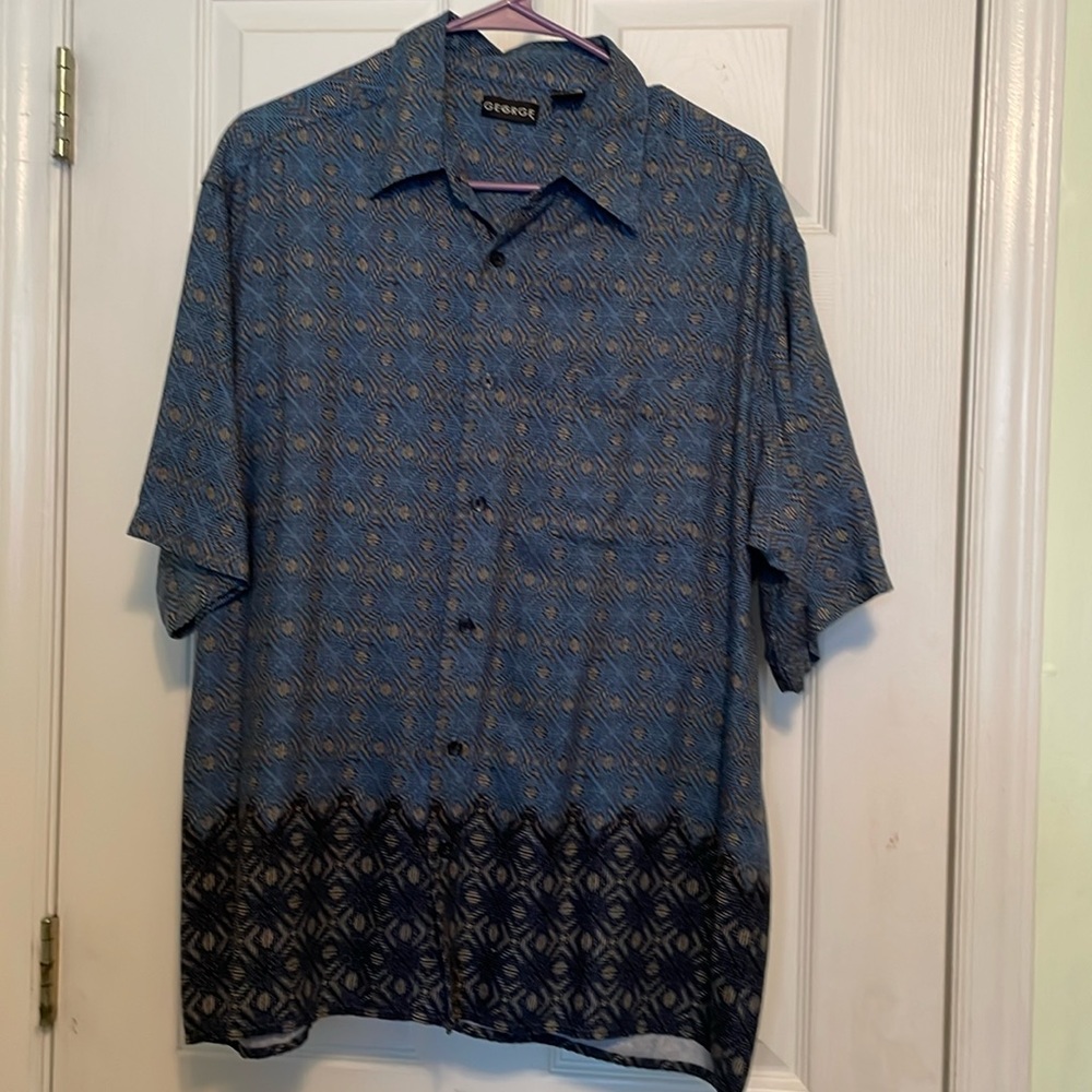 3/$10 Men’s George Button down Shirt size L Blue Tan Navy Cool feel